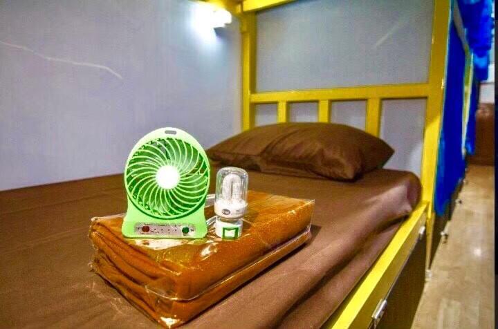Vr Hostel สะพานควาย 曼谷 外观 照片
